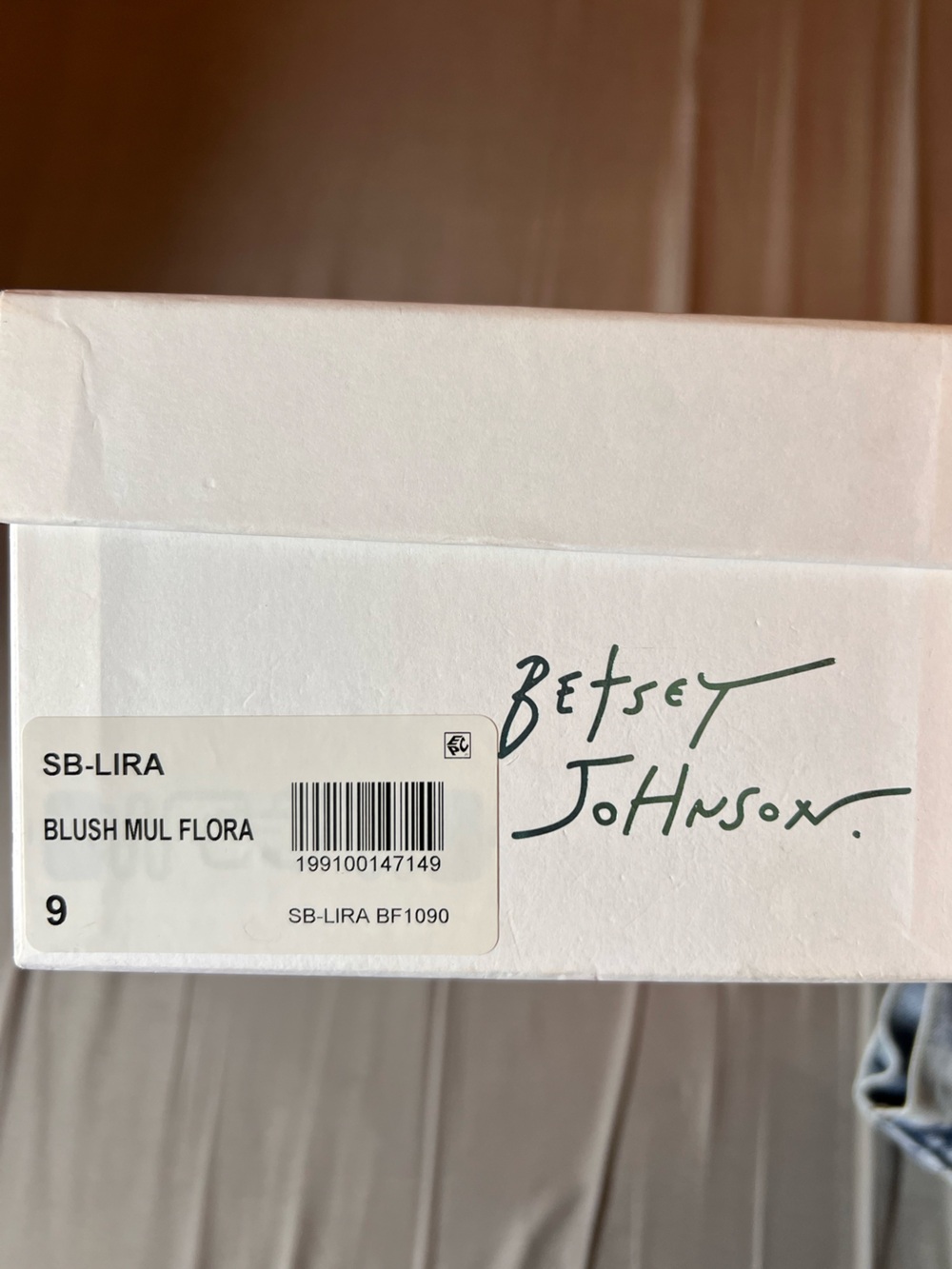 New In Box Betsey Johnson Lira Embroidered Floral Slingback Heels - Picture 5 of 6
